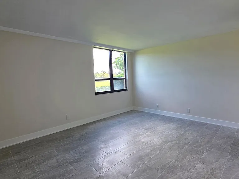2618 Cove Cay Dr #103 — Photo 8