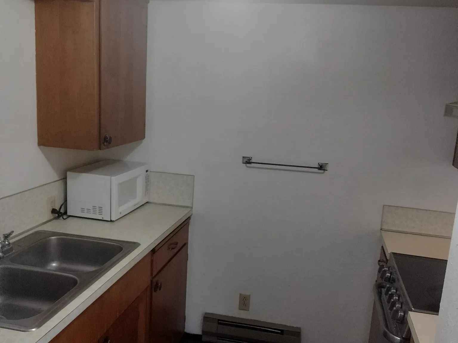 419 SW Paiute Street - C — Photo 3