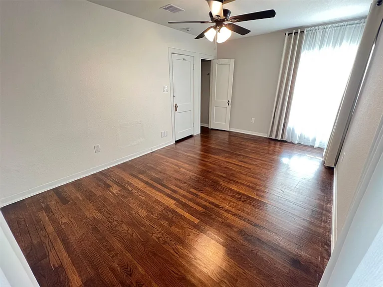 4705 Park Dr — Photo 7
