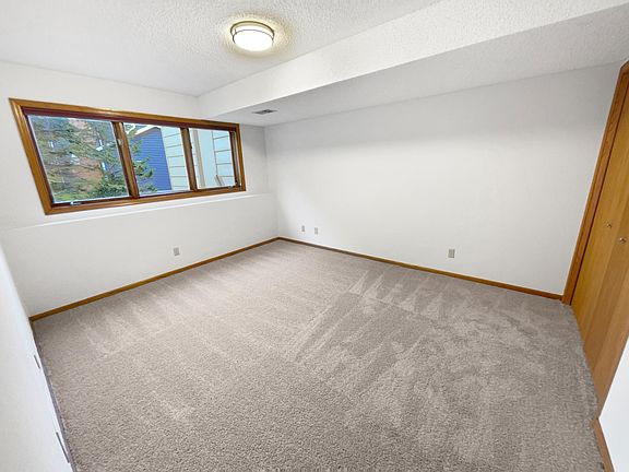5th image of 1531 Briarknoll Cir