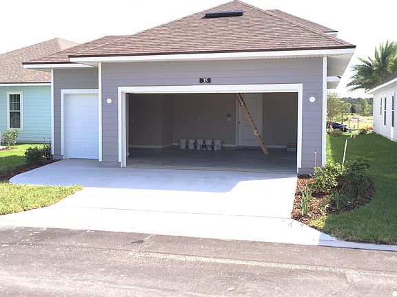 2.5 car garage in rear