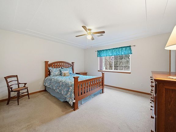 5th image of 1702 Lakewood Dr #B