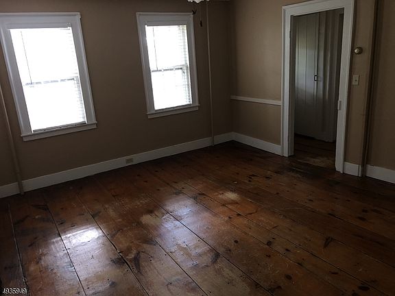 4th image of 35 N Hillside Ave