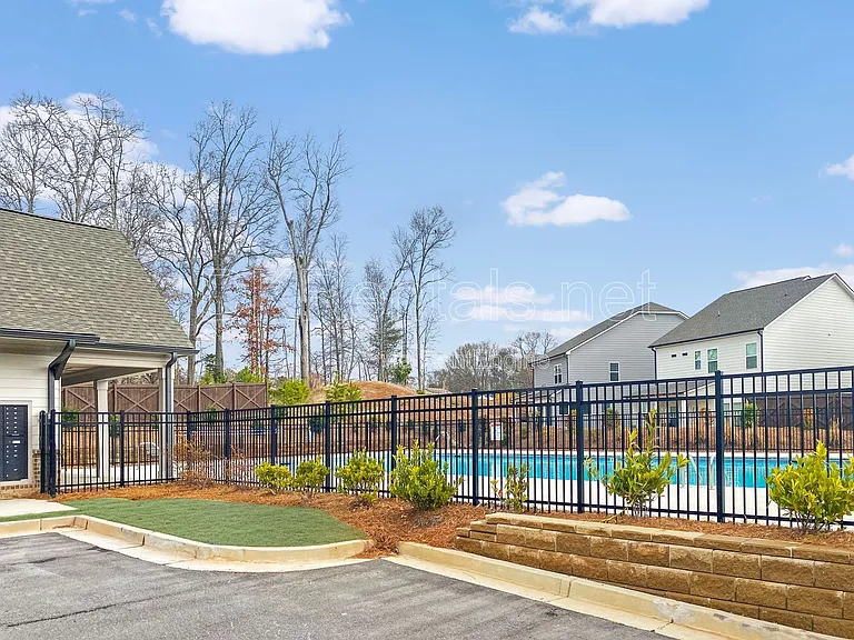 5108 Fox Den Rd — Photo 31