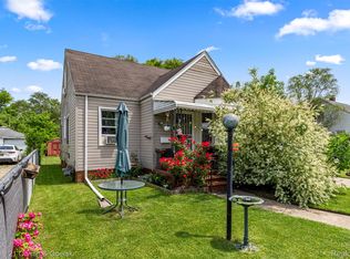 8244 Westwood St, Detroit, MI 48228