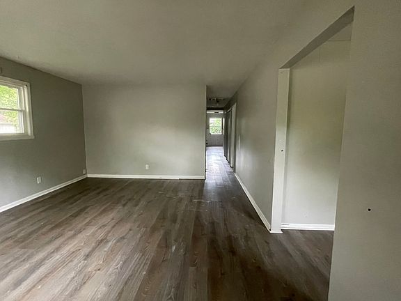 5th image of 9725 Ellis Ct