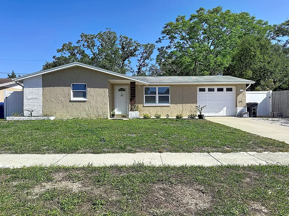 5913 Appletree Rd