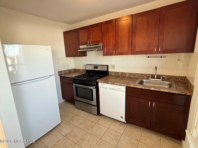 220 Ocean Ave #12 — Photo 5