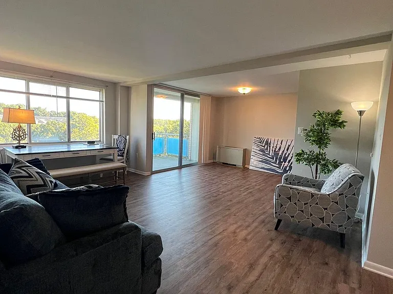 10201 Grosvenor Pl #816 — Photo 8