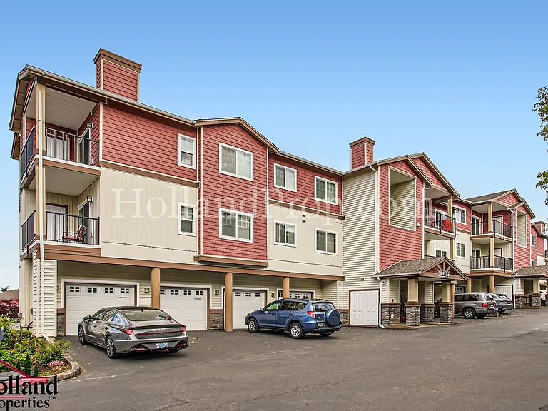 11845 NW Stone Mountain Ln #303 — Photo 1