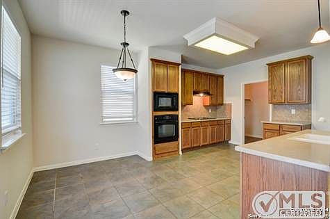 4th image of 147 Still Brook Ln