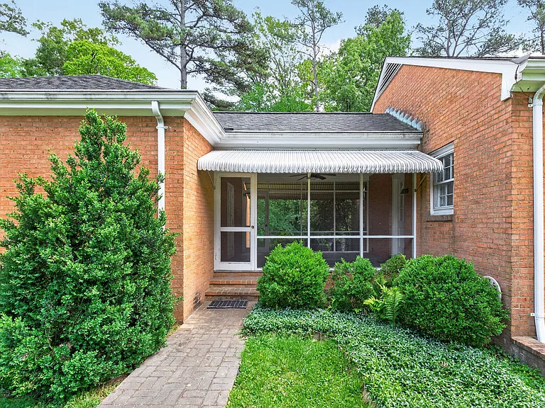 535 E Rio Rd — Photo 33