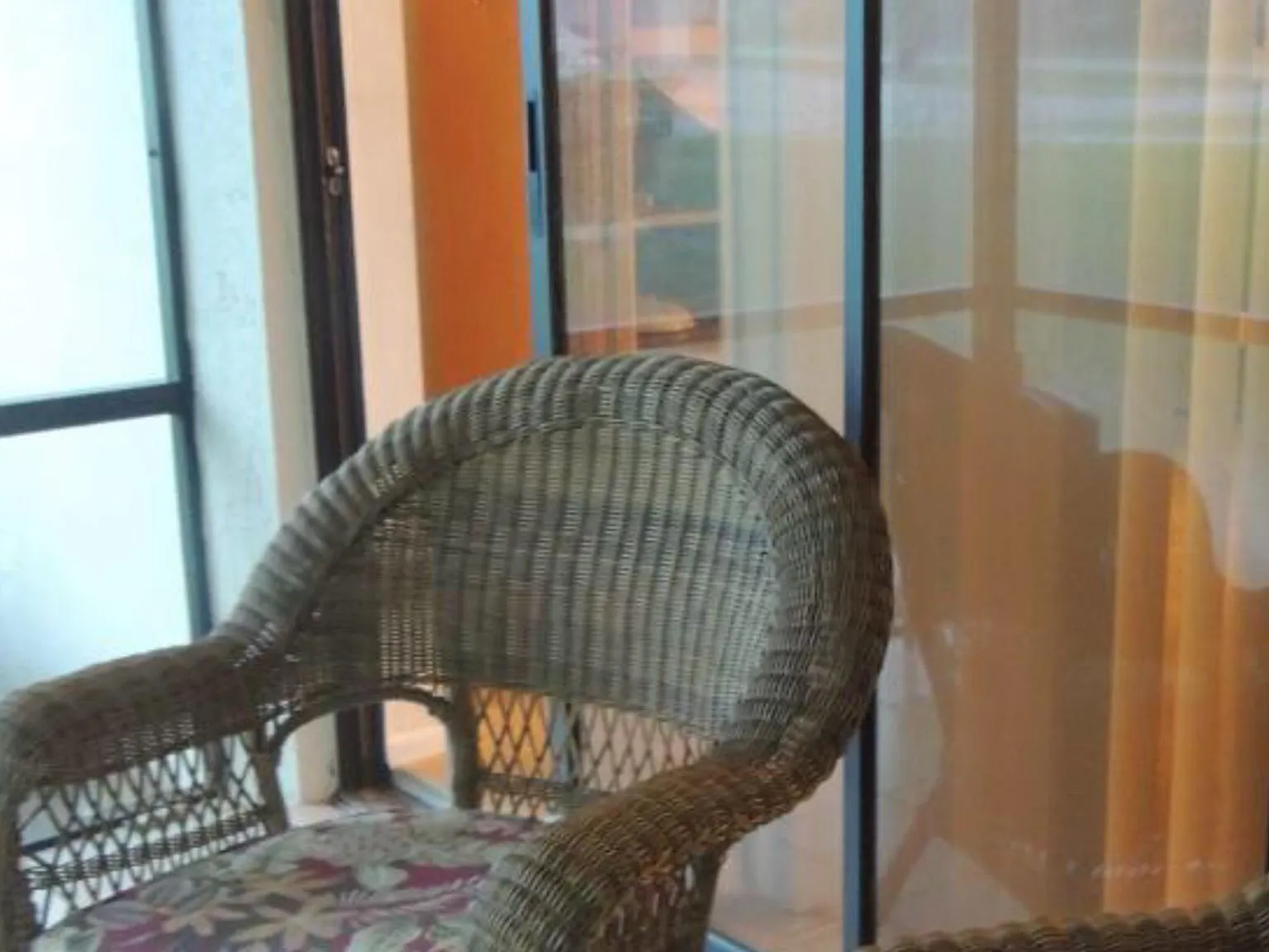 2 bed, 882 sqft, $1,575 — Photo 1