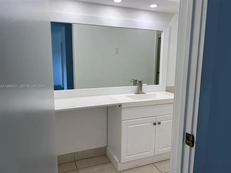 1350 E Sample Rd #306 — Photo 9