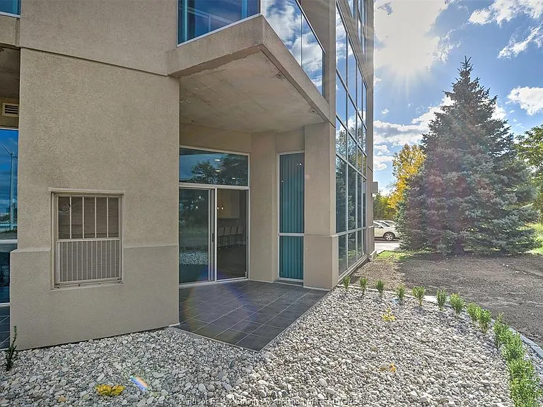1225 Riverside Dr E #101 — Photo 32