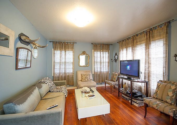 1st image of 300 Fremont Ave