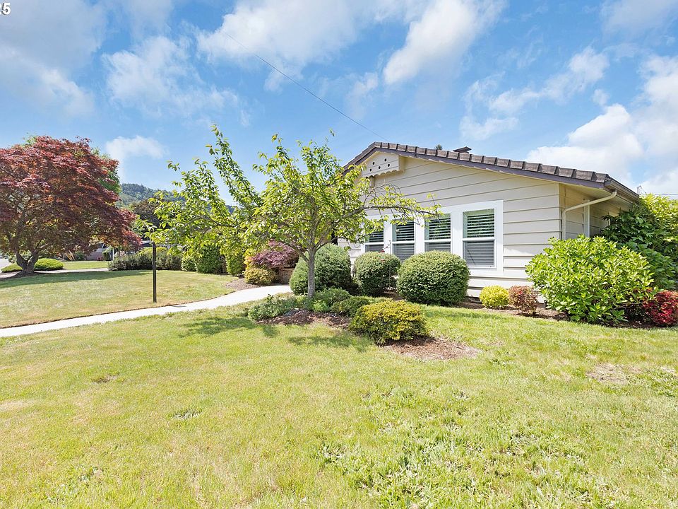 414 W Elizabeth St, Roseburg, OR 97471 | Zillow