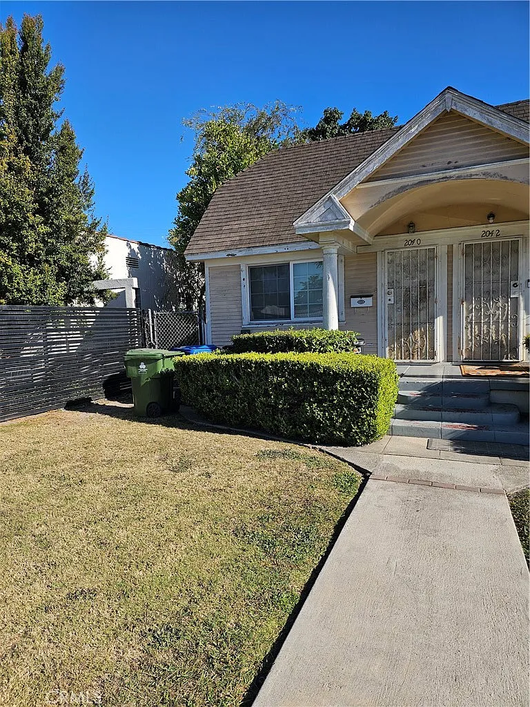 3 bed, 985 sqft, $2,875 — Photo 2