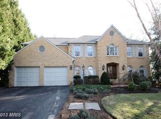 4912 Sunset Ln, Annandale, VA 22003