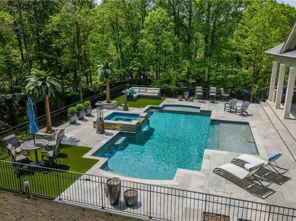205 Cuthbert Ln, Acworth, GA 30101