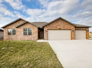 1903 W Hill St, Springfield, MO 65803