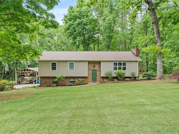 802 White Oak Hill Dr, Seneca, SC 29678