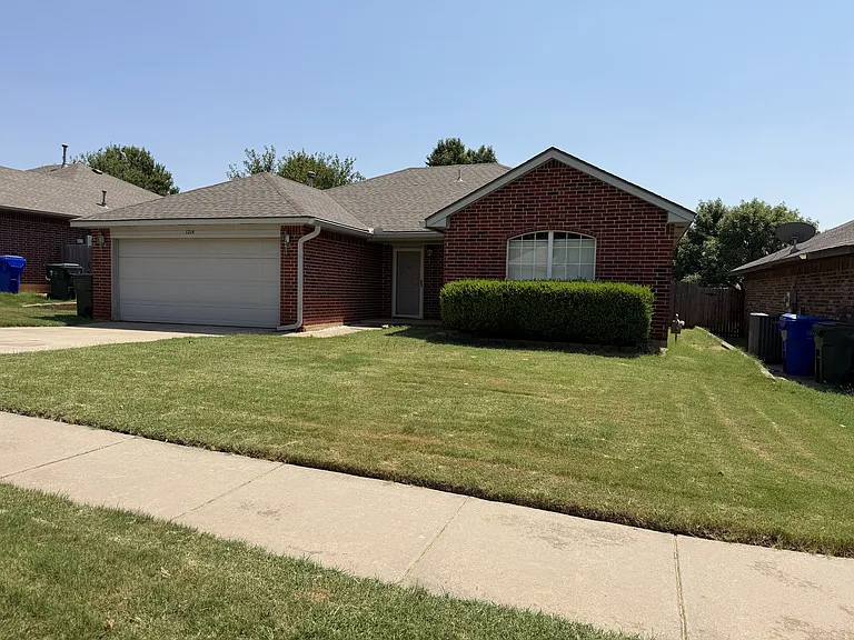 1214 Northern Hills Ln — Photo 1