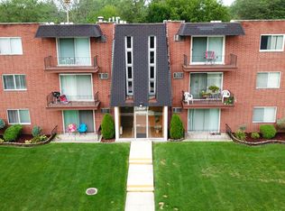 12826 Hill Dr APT 4, Crestwood, IL 60418