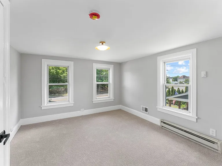 1101 Marne Hwy — Photo 14