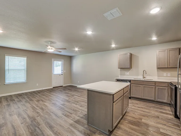 Villas at College Park — Photo 20