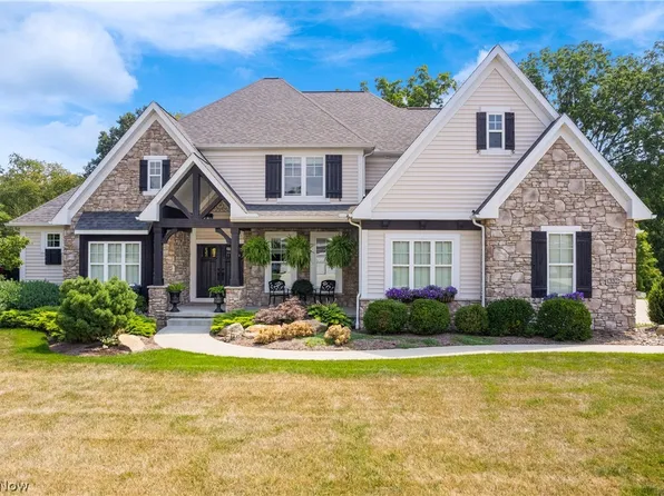 8330 Macthomas Ave NW, North Canton, OH 44720