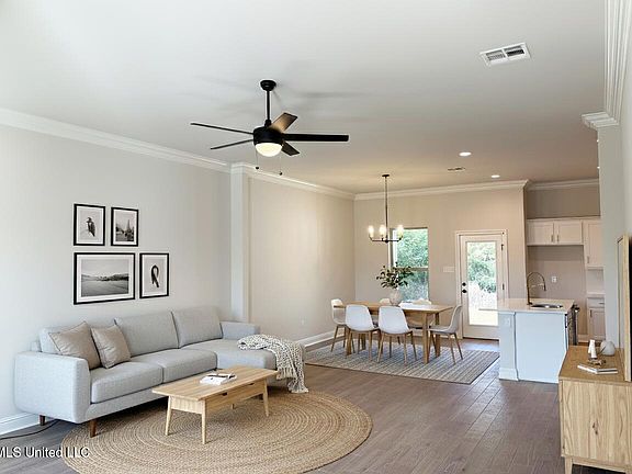3rd image of 1300 Redfish Dr