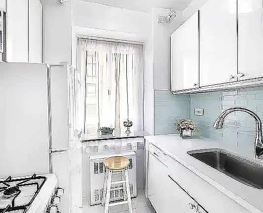 3rd image of 225 E 46th St APT 12G