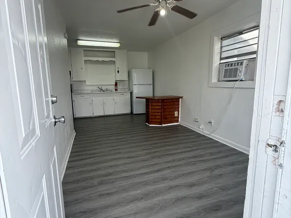 2106 Texas Ave #8, Texas City, TX 77590