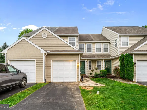 388 Gavin Dr, Coatesville, PA 19320