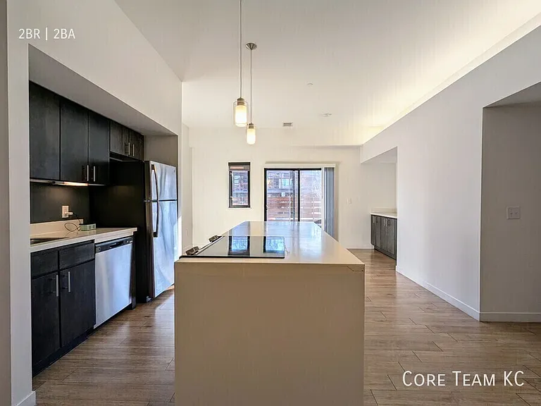 662 E 63rd St #103 — Photo 1