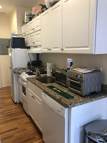 28 Phillips St #3 Photo 1