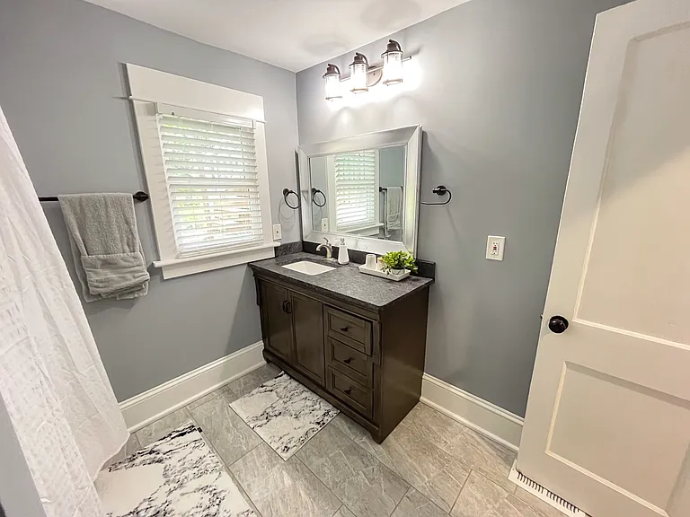 127 N Jefferson St — Photo 3
