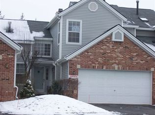 5882 Creekside Dr #1, Troy, MI 48085