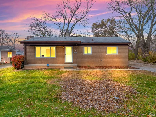 10756 Oak St, Taylor, MI 48180
