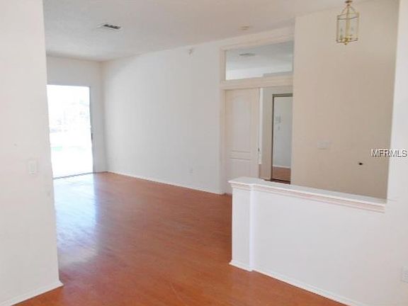 4th image of 568 Village Dr