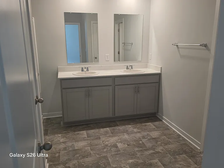 162 Lorrimore Dr — Photo 14