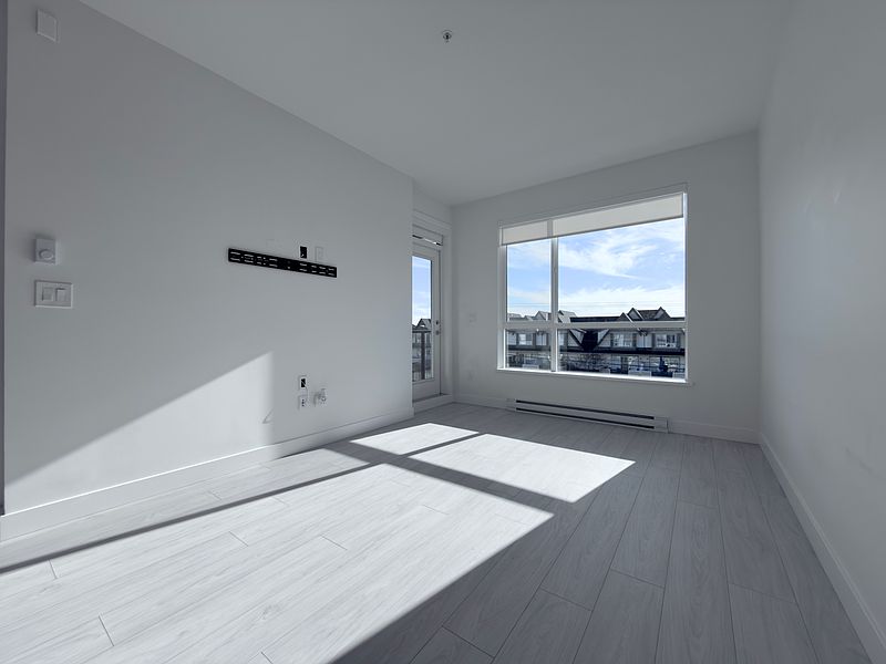 Surrey Apartment for rent - 2 Bedrooms — photo 4