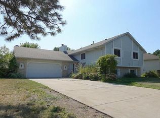 7033 Thames Rd, Woodbury, MN 55125