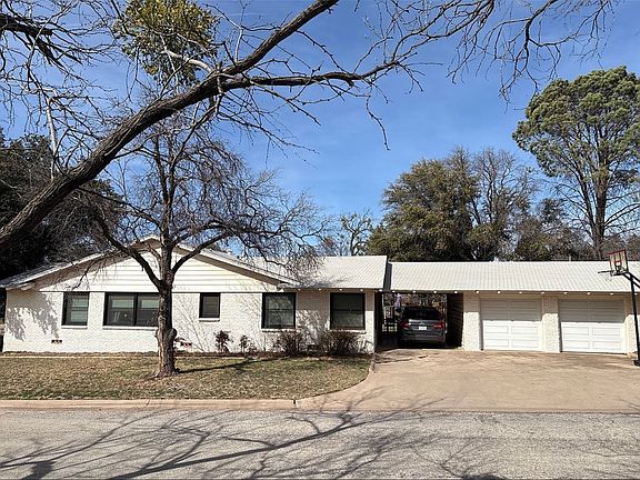 2nd image of 2101 Lincoln Dr