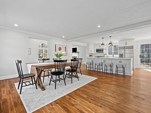 5th image of 8 Virginia Ave