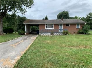 161 Sunset Dr, Lexington, NC 27295