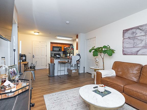 3rd image of 1435 India St Unit 411