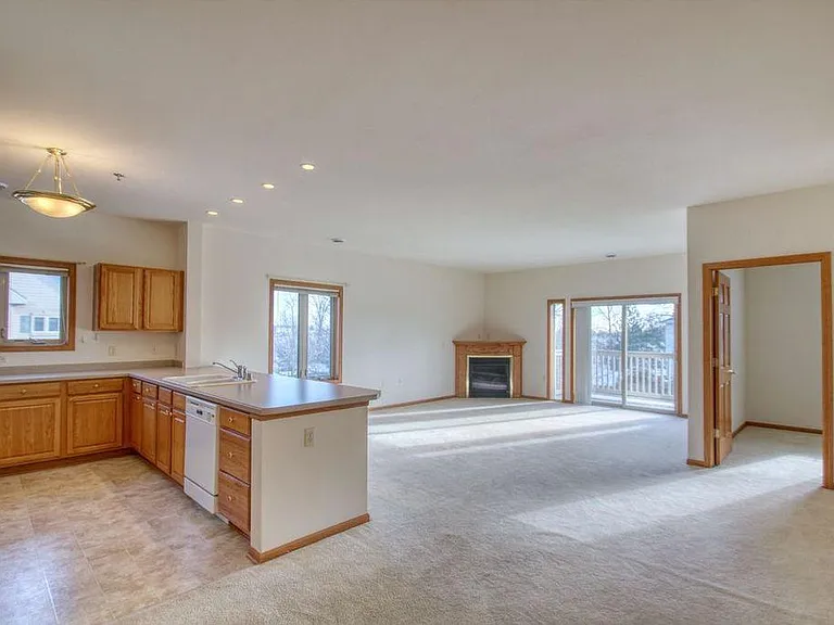 1420 Gabriel Dr #4 — Photo 2