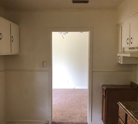 4th image of 3445 Hardy St